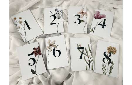 Čísla stolů bílá s květinami 1-8