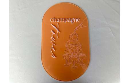 Cedule na Champagne tower